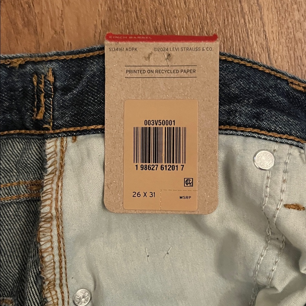 NWT Levi’s Cinch Barrel Jeans - Picture 14 of 14